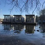 Designer-Hausboot Wannsee