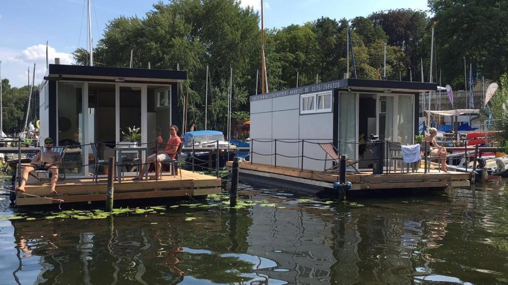 Tiny Houseboat Wannsee Berlino